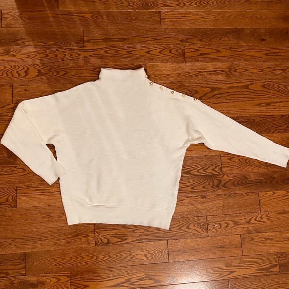 Off-white beautiful belldini sweater size large - Picture 2 of 6